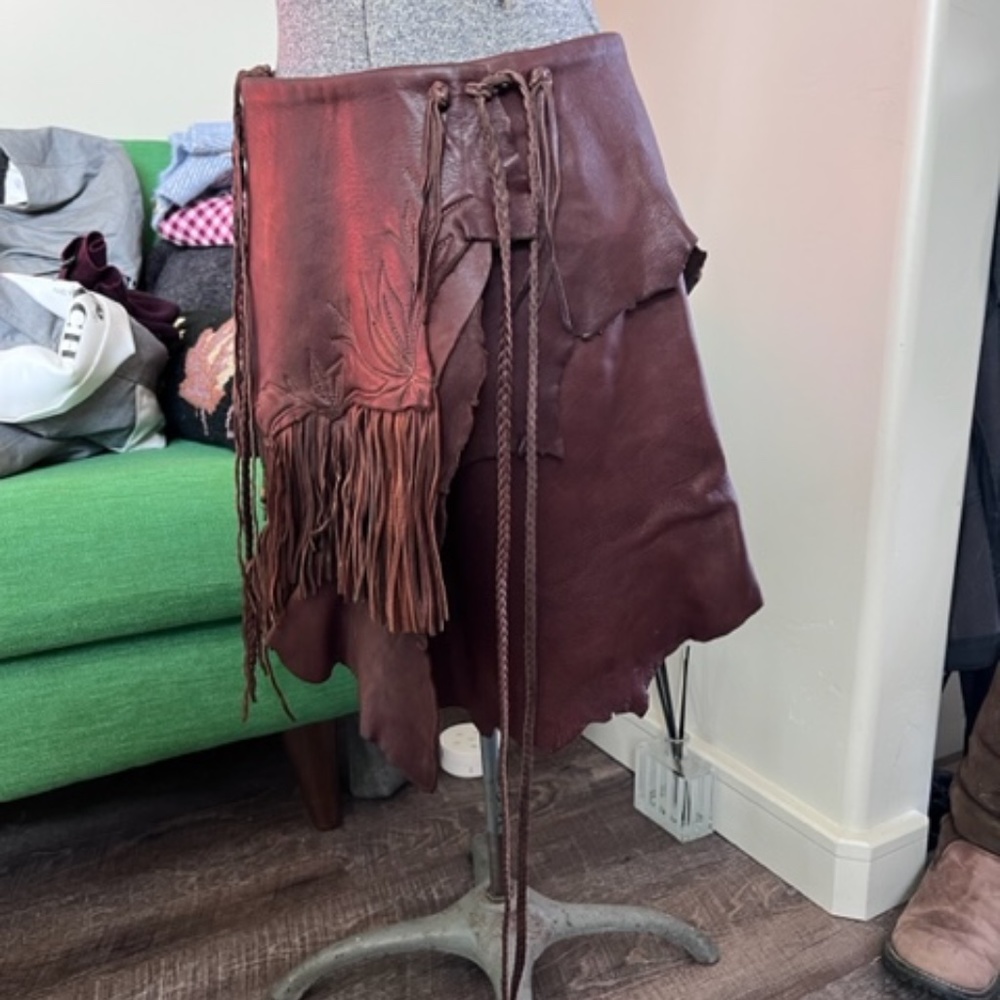 Leather skirt - Picture 9 of 10